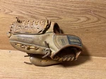 Regent 5118FR Baseball Glove Mitt. Fixed Price $20.37.