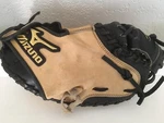 Mizuno Catcher's Mitt Gxc 26 Pro Level Glove. Discontinued Hard To Find Used. Fixed Price $250.00.