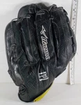Mizuno Gsp 1206D2 Ball Glove Supreme Series Rht 12" Black Leather Fastpitch. Fixed Price $14.99.