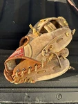 Rawlings Baseball Glove Reggie Jackson RBG99 Edge-u-cated Heel Deep Well Pocket. Fixed Price $25.00.
