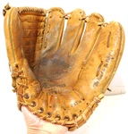 Vintage Rawlings XFCB17 Rht Brooks Robinson Wing Tip Fast Back Baseball Glove. Fixed Price $24.95.