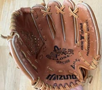 Mizuno MPC100 Youth Baseball Glove Right Handed Thrower Max Flex, A-18. Fixed Price $11.97.