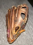 Rawlings Model RBG88 Dale Murphy Baseball Glove Right Handed Thrower. Fixed Price $21.00.