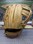 1970S Macgregor G20T Ray Knight Autograph Model Flex Action Glove. Fixed Price $139.00.