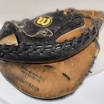 Wilson Baseball A1861PRO20 Catchers Mitt Glove Rht (32.75). Fixed Price $34.95.