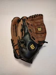 Wilson 11" Youth Baseball Glove Barry Larkin A2497 (lht). Fixed Price $14.36.