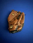 Wilson Baseball Glove A700 12.5 Inch Rht Ecco Leather Mitt Dual Hinge Xlc AO700. Fixed Price $30.00.