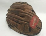 Louisville Slugger Baseball Glove 13.5 AP1350 Rht Tournament Players Series H&b. Fixed Price $20.00.
