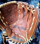 Mizuno GWW1202 World Win Series Glove Retro Leather Professional Model 12IN. Fixed Price $100.00.