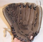 Mizuno GPP1001 10" Youth Leather Baseball Glove Mitt Right-handed Thrower. Fixed Price $9.99.