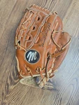 Vtg 1980 Macgregor MG40 Willie Wilson Baseball Fielders Glove Soft Steerhide Rht. Fixed Price $16.99.