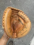 Vintage Wilson A2504 Jim Sundberg Pro Model Catcher's Mitt Rht Air-lite. Fixed Price $27.95.