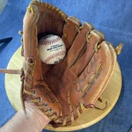 Vintage Spalding 42-546 Jack Clark Signature Baseball Glove Rht. Fixed Price $19.99.