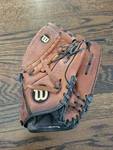 Wilson 12-1/2" A0700 ST125 Canyon Leather Glove Mitt Baseball Rht Vintage. Fixed Price $29.98.