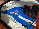 Franklin Ready To Play Rtp Right Handed White Blue T-ball Glove Mitt. Fixed Price $7.99.