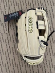 Wilson A2000 Classics Series Baseball Glove, Blonde 12.75" WBW1041231275 Rht Nwt. Fixed Price $250.00.
