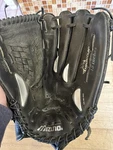 Mizuno Gfm 1300 Left Hand. Fixed Price $33.25.