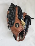 Wilson Easy Catch A2450 T-ball Glove 10" Right Hand Throw. Fixed Price $5.00.