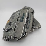 Wilson A2302 Baseball Glove 10-11 Youth Select Cowhide Leather Lht. Fixed Price $24.99.