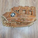 Macgregor MG57 Soft Ball Glove Rht 12.5 Hand Crafted Leather. Fixed Price $19.00.