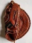 Dudley Thunder Glove Rht, Dfg 3000, Excellent Condition. Fixed Price $69.99.
