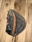 Rawlings Lite Toe D325BWCM 32.5" Catchers Mitt Premium Series Right Hand Throw. Fixed Price $60.00.