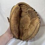 Louisville Tpxcm 32 Mens / Boys Baseball Catchers Mitt Right Hand Throw Rht. Fixed Price $20.00.