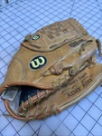 Wilson Advisory Staff A2381 Rht 12.5" AS31 Right Hand Throw Baseball Glove Mitt. Fixed Price $24.00.