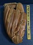 Mizuno Leather Softball Glove MZ1355 Max Flex Palm Steerhide Left Hand Throw. Fixed Price $23.99.