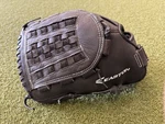 Easton Mako Softball/baseball Series 13" Black Lht GLOVE-MKESP1300. Fixed Price $20.00.