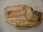 Wilson Japan "glenn Beckert" Pro Style Baseball Glove A2106 Snap Action Lht. Fixed Price $12.00.