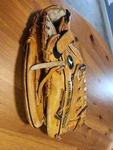 Louisville Slugger Dsp 1350 13.5 In Baseball Mitt Right Hand Throw. Fixed Price $20.00.