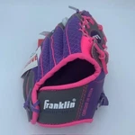 Franklin 22867-9.5 Kids Teeball Baseball Fielding Glove Right Handed Thrower. Fixed Price $18.96.