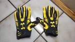 Under Armour Youth Baseball/football Gloves Batman Black/yellow. Fixed Price $10.00.