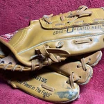 Rawlings 11 RGB135 Deep Pocket Rht Baseball Glove Right Hand Throw. Fixed Price $22.00.