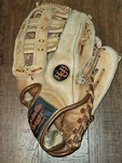 Louisville Super Slugger Ii LSG12 Hgb P2148 Left Hand Baseball Gloves Read. Fixed Price $23.64.