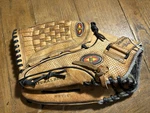 Easton Baseball Glove Right Hand Fit 14' Pattern Leather Mitt NAT14 For Lefty. Fixed Price $19.99.