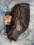 Louisville Slugger Xeno Inch Fastpitch Softball Glove Lft WTLXNLF1712. Fixed Price $70.00.