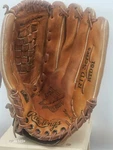 Rawlings Bernie Williams RTD51 13.5 Baseball Softball Glove Right Hand Throw. Fixed Price $95.00.
