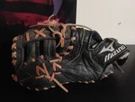 Mizuno GXF-100D Boys 12 Baseball First Mitt Left Hand Throw. Fixed Price $39.99.