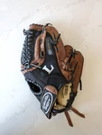 Louisville Slugger GEN1000BM Buffalo Youth Baseball T-ball Glove Left Throw. Fixed Price $16.75.
