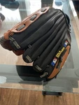Wilson A2245 AS5 10 3/4" Baseball Glove Rht Greg Maddux Advisorystaff Dual Hinge. Fixed Price $25.00.