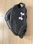 Under Armour Youth Catchers Mitt Rht UACM-100A Black Red Stitch Baseball Glove. Fixed Price $42.00.