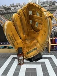 1960S Regent The Big Man Model 04980 Lht Fielder Glove Arc. Fixed Price $99.00.