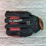 Mizuno Finch Youth Fast Pitch 11.5 Rht Leather Softball Glove*model#gpp 1155*. Fixed Price $17.99.