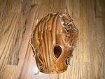 Vintage Wilson Chris Speier Baseball Glove A2111 12" Right Hand Throw Vg Used. Fixed Price $15.00.