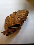 Vintage Wards Hawthorne Junior Glove Rht. 60-4202 ? Snag Em Pocket. Fixed Price $8.80.