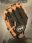 Louisville Slugger Tps Series 13.5 Baseball Softball Glove Rh Throw Leather. Fixed Price $41.57.