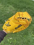 All-star Pro-elite Japan Series CM3000-J1 34" Baseball Catcher's Mitt Nwt. Fixed Price $399.99.