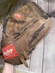 Rawlings P140BPS 14" Outfield Glove Player's Preferred Rht Right Throw. Fixed Price $55.00.